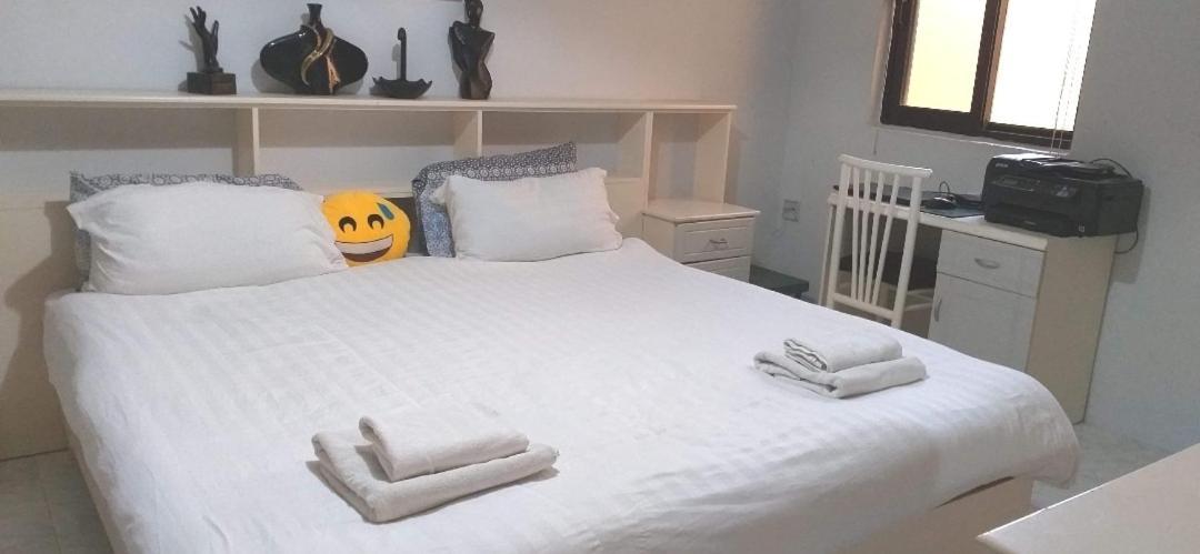 Private Room In Wonderful Sea View Apartment St. Paul's Bay Cameră foto